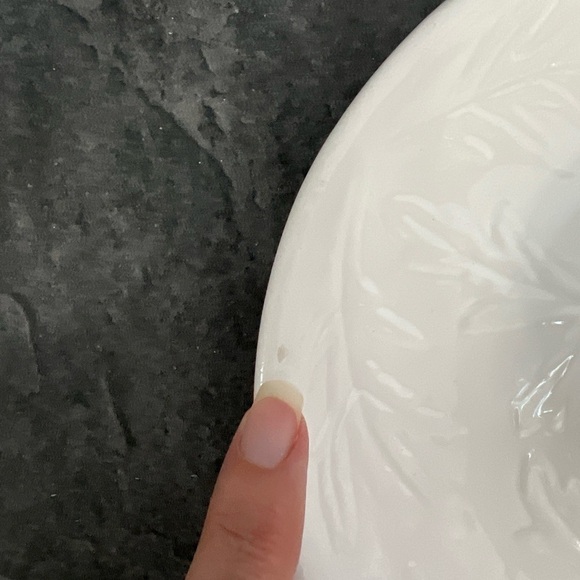 California Pottery White Artichoke Plates 352 Set of 2 - Picture 4 of 8